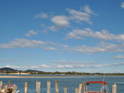 Fairholme 5 Opposite Lake - Airlie Beach Holiday 3