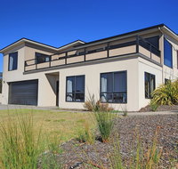 Georges Bay Luxury - Airlie Beach Holiday
