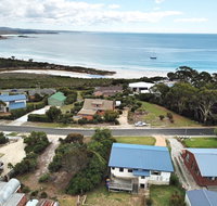 Lazy Wave Beach House - Airlie Beach Holiday