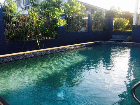 Anchor In Holiday Units South Mission Beach - Airlie Beach Holiday 2