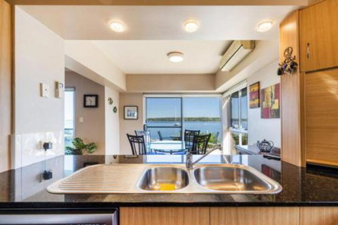 Riverview Apartments 2.1 - Airlie Beach Holiday 7