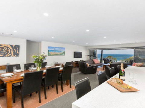 Coastal Calm Relax Revive Rejuvenate - Airlie Beach Holiday 2