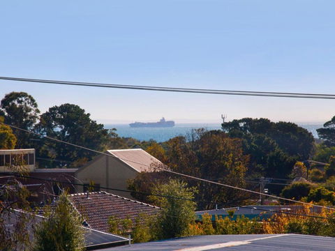 FAMILY GETAWAY DROMANA - Airlie Beach Holiday 5