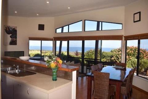 Redgate Beach Escape - Airlie Beach Holiday 1