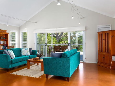 Akarana Beach House :: Jervis Bay Rentals - Airlie Beach Holiday 3
