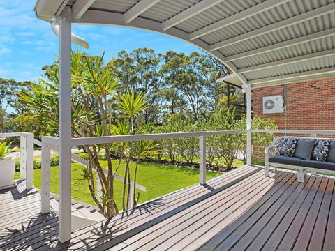 Akarana Beach House :: Jervis Bay Rentals - Airlie Beach Holiday 5