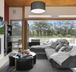 Casa sul lago quite simply a very special place - Airlie Beach Holiday