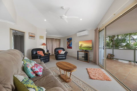 Fabulous Pet Friendly Family Home - 3 Carribean Court - Airlie Beach Holiday 6