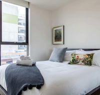 Stylish 1 Bedroom Apartment in Bustling Richmond - Airlie Beach Holiday