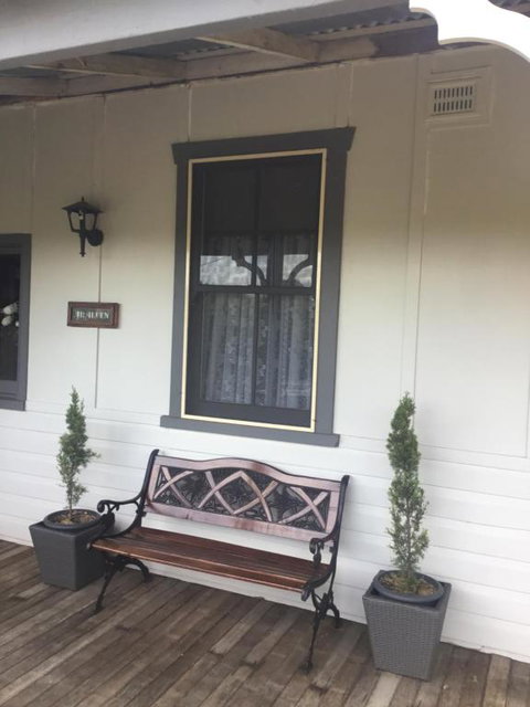 Araluen Historic House Deluxe Room - Airlie Beach Holiday 1