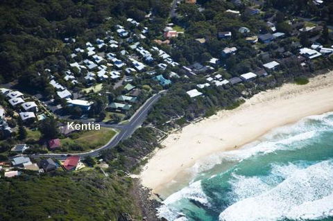 KENTIA - Airlie Beach Holiday 0