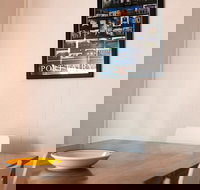 Youngs Cottage circa 1861 - Airlie Beach Holiday