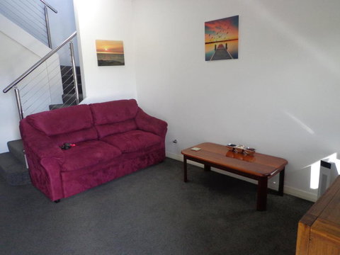 The Beach Villa Bunbury - Airlie Beach Holiday 1