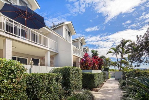Kendall Beach Apartments 5 Belongil Beach - Airlie Beach Holiday 4