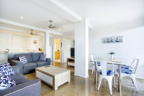 A Point Of View Airlie Beach - Airlie Beach Holiday 5