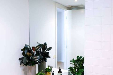 Stylish 1 Bedroom Apartment By Melbourne Park In Richmond - Airlie Beach Holiday 6