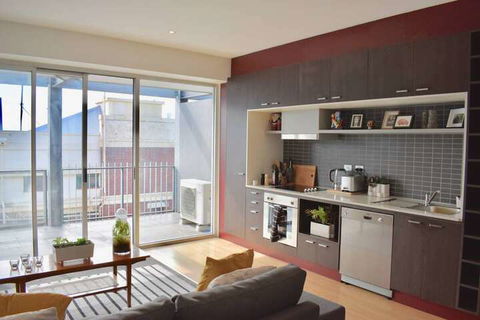 Stylish 1 Bedroom Apartment By Melbourne Park In Richmond - Airlie Beach Holiday 2
