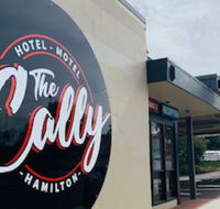 The Caledonian Hotel Motel - Airlie Beach Holiday