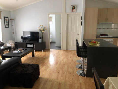 Modern Home Tarwin Lower - Airlie Beach Holiday 1