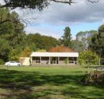 Camawald Coonawarra Cottage B  B - Airlie Beach Holiday