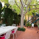 Annies Victorian Terrace Accommodation Fremantle - Airlie Beach Holiday 0