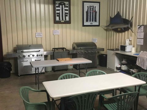 Coonawarra Cabins Unit C - Airlie Beach Holiday 6