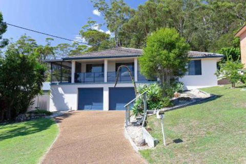 Kallaroo Street 3 Corlette - Airlie Beach Holiday 5