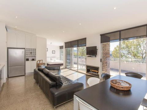 Edge 7 / 16 Clyde Street - Airlie Beach Holiday 4