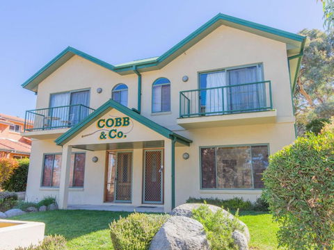 Cobb & Co 3 / 39 Cobbon Crescent - Airlie Beach Holiday 1