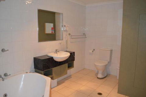 18 Lakeview Plaza - Airlie Beach Holiday 0