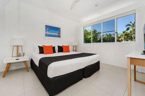 By The Sea Port Douglas - Airlie Beach Holiday 7