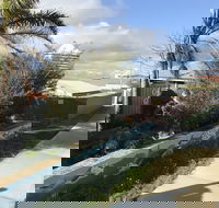 Dolphin Retreat Bunbury - Airlie Beach Holiday