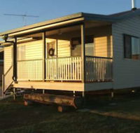 Lee Farm Stay Cottages - Airlie Beach Holiday