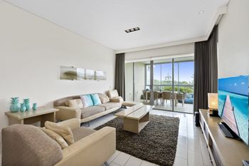Kingscliff Ocean Culture 1212 - Airlie Beach Holiday 0