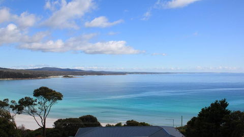 SEA EAGLE COTTAGE Amazing Views Of Bay Of Fires - Airlie Beach Holiday 2