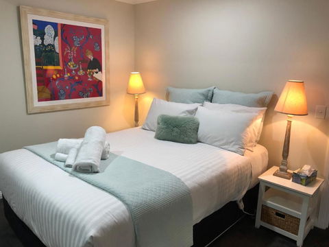 SEA EAGLE COTTAGE Amazing Views Of Bay Of Fires - Airlie Beach Holiday 1
