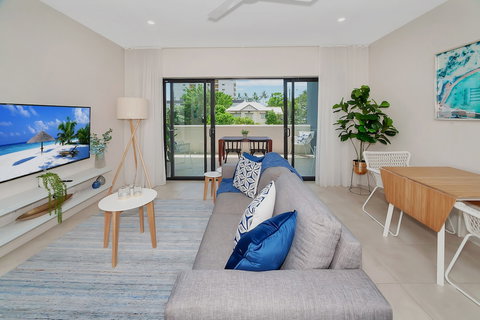 Apartment Near City On Lake 3 - Airlie Beach Holiday 5