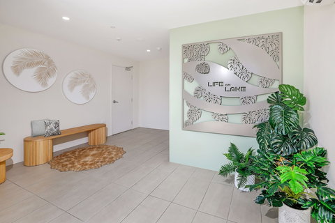 Apartment Near City On Lake 3 - Airlie Beach Holiday 0