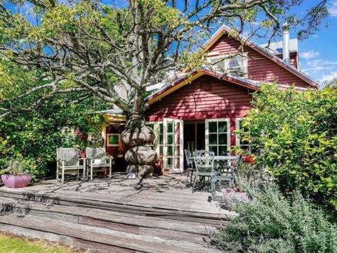 LAVENDER COTTAGE Alpine Southern Highlands 4pm Check Out Sundays - Airlie Beach Holiday 0