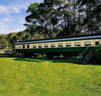 THE ANGAS CARRIAGE Alpine Southern Highlands 4pm Check Out on Sundays - Airlie Beach Holiday