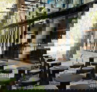 Quincy Hotel Melbourne - Airlie Beach Holiday