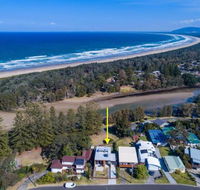 FAIRYTALE Gerroa 4pm check out Sundays - Airlie Beach Holiday