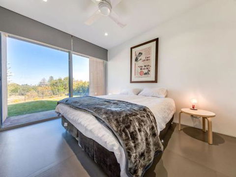 FAIRYTALE Gerroa 4pm Check Out Sundays - Airlie Beach Holiday 3