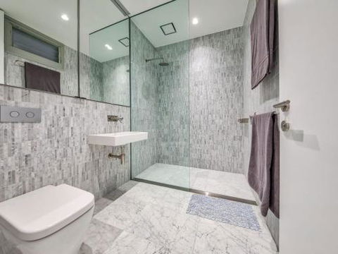 FAIRYTALE Gerroa 4pm Check Out Sundays - Airlie Beach Holiday 4