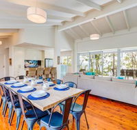 Harlequin Beach House 4pm Check Out Sundays - Airlie Beach Holiday