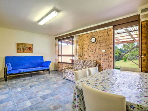 Fishermans Rest 4pm Check Out Sundays - Airlie Beach Holiday 5