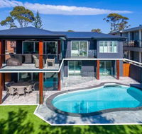 Vukeville beachfront luxury with pool 4pm Check Out Sundays - Airlie Beach Holiday