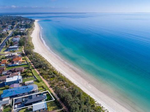 Vukeville Beachfront Luxury With Pool 4pm Check Out Sundays - Airlie Beach Holiday 2