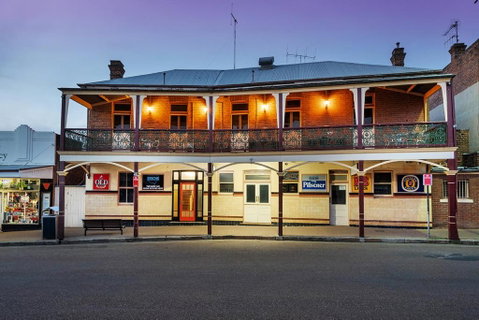 Commercial Travellers House - Airlie Beach Holiday 2