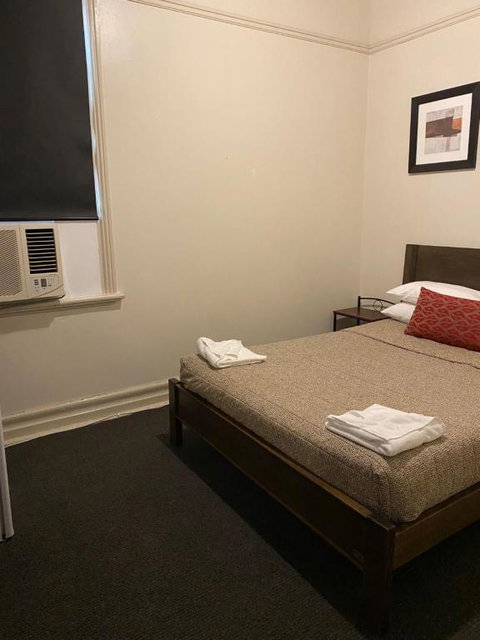 Commercial Travellers House - Airlie Beach Holiday 6